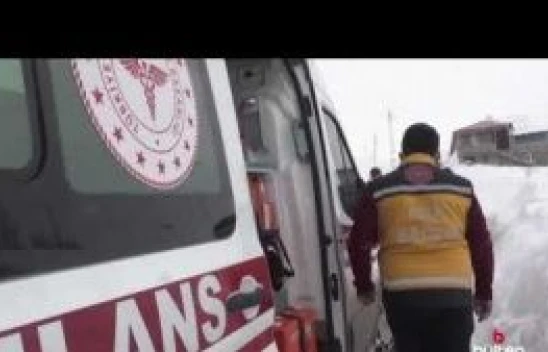 Sağlıkçıların hayat kurtarma yolunu açan ekipler hastalara umut oluyor