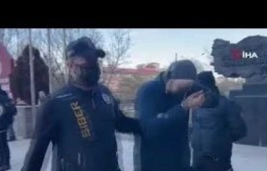 Sahte araç kiralama sitesi açarak 39 kişiyi dolandırdılar