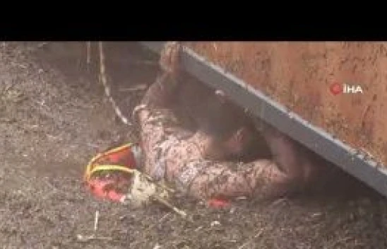 Şanlıurfa'da 2 itfaiye eri selden yüzerek kurtuldu