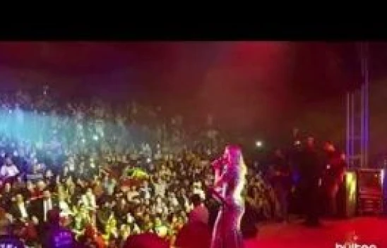 Şarkıcı Ceylan Ağrı'yı resmen salladı