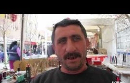 Şehir şehir gezerek cam işleme sanatındaki hünerini gösteriyor