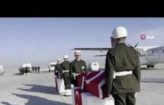 Şehit olan askerlerin cenazeleri Ağrı'dan memleketlerine uğurlandı