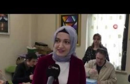 Toplum Ruh Sağlığı hastaları kendi elleriyle depremzedeler için ürünler yapıyor