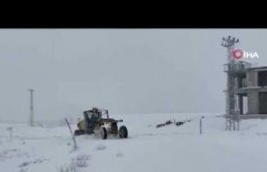 Tunceli'de 169 köy yolu ulaşıma kapandı, karla mücadele çalışması başladı
