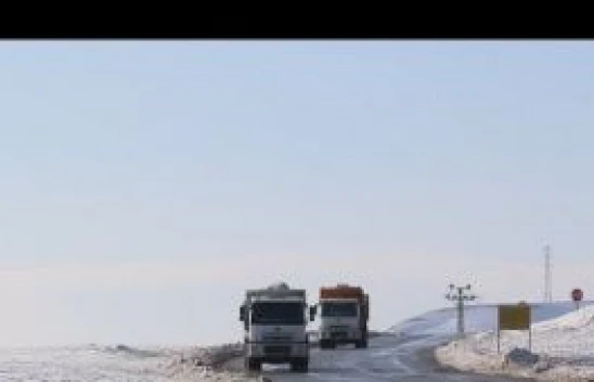 Van'da kuraklıktan etkilenen Sıhke Gölü'ne 135 bin ton kar taşındı