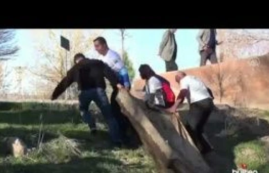 Van Gölü Aktivistleri Derneği üyeleri Deliçay çevresinde temizlik yaptı