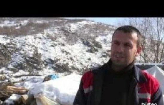 Yaban hayvanlarına destek için Bingöl'ün karlı dağlarını aşıyorlar