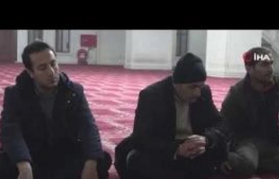 Yüksekovalılar İsveç'teki çirkin eyleme karşı sabah namazında dualarla tepki gösterdi