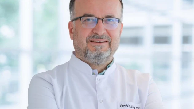 '50 yaş üzeri kişilerde düzenli olarak kolonoskopi yaptırılmalı'