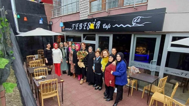 'Elden Ele' diyerek 700 kişiye umut oldular