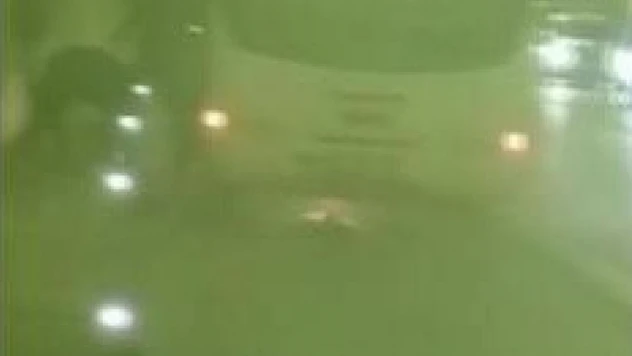 'Kudüs Fatihi Selahaddin Eyyubi' dizisinin figüranlarını taşıyan otobüs alev alev yandı