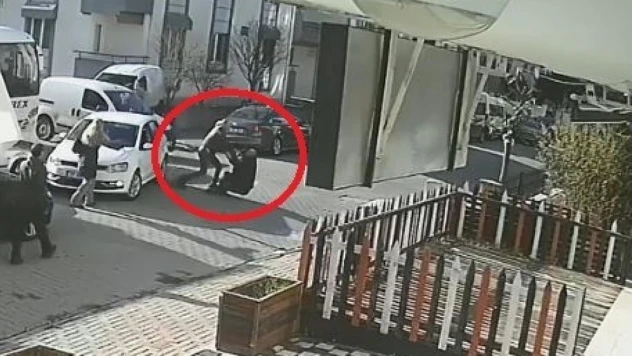 'Yol verme' kavgasında mermi yağdırdı