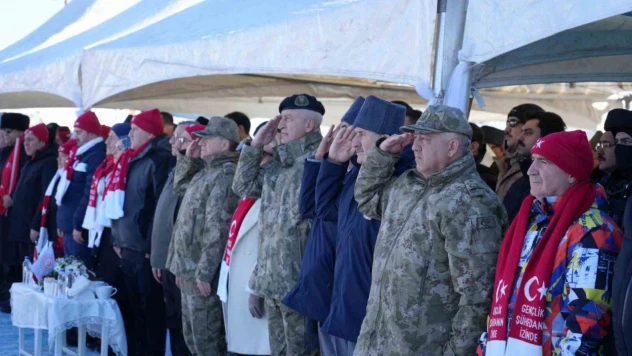 Eksi 15 derecede Sarıkamış şehitleri için yürüdüler