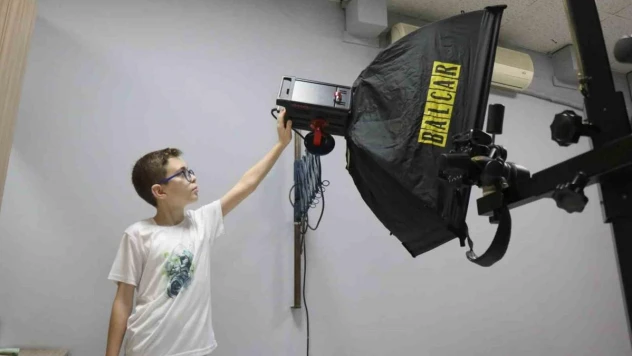 12 yaşındaki çocuk, vefat eden babasının mesleğini büyük bir aşkla sürdürüyor