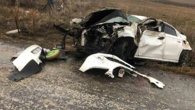 15 yaşındaki ehliyetsiz sürücü şarampole devrilen araçta can verdi