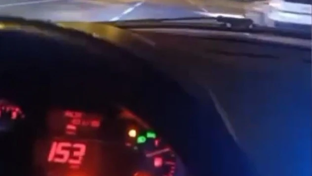 153 kilometre hızla yaptığı paylaşımla pes dedirten sürücüye 5 bin 15 lira ceza