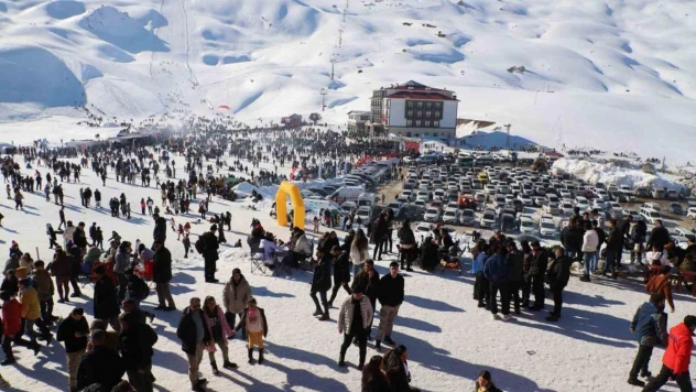 16 bin kişinin katıldığı Hakkari 5. Kar Festivali sona erdi