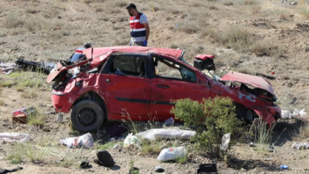 Şarampole uçan araçta can pazarı