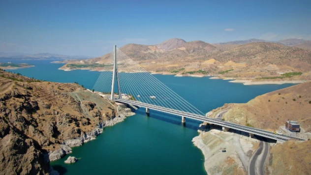 16 şehri birbirine bağlayan köprü sürücülere kolaylık sağlıyor