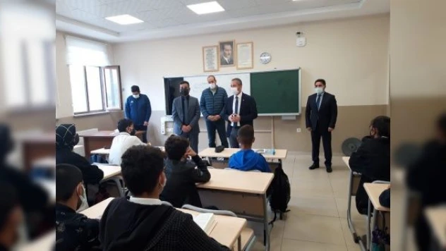 Ağrı Milli Eğitim Müdürü okullarda incelemede bulundu