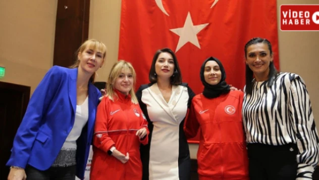 Kadın sporcular hemcinslerine çağrıda bulundu: &quotBaşarıya engel yok&quot