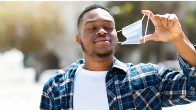 O ülke maskeleri çıkardı