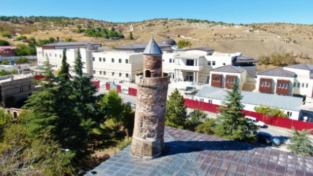 Pisa Kulesi'nden eğri minare zamana meydan okuyor