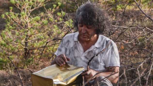 Profesörden tenekeli yangın protestosu