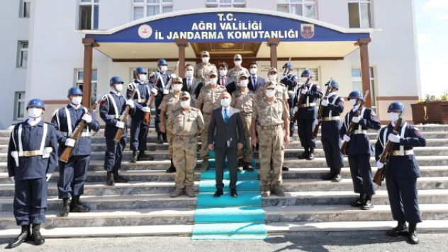 Vali Varol'dan İl Jandarma Komutanı'na hayırlı olsun ziyareti