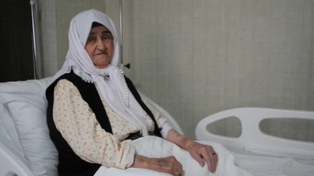 89 yaşındaki nineden aşısızlara çağrı!