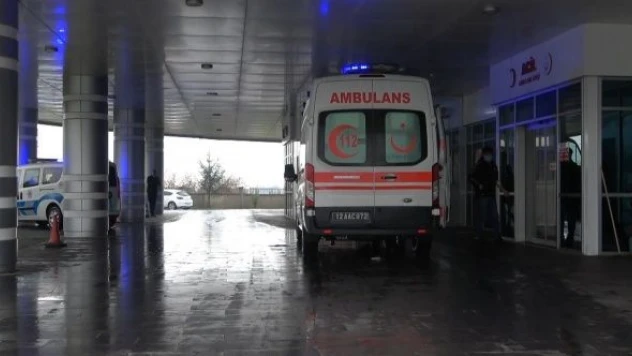 Bingöl'de çatıdan düşen işçi ağır yaralandı