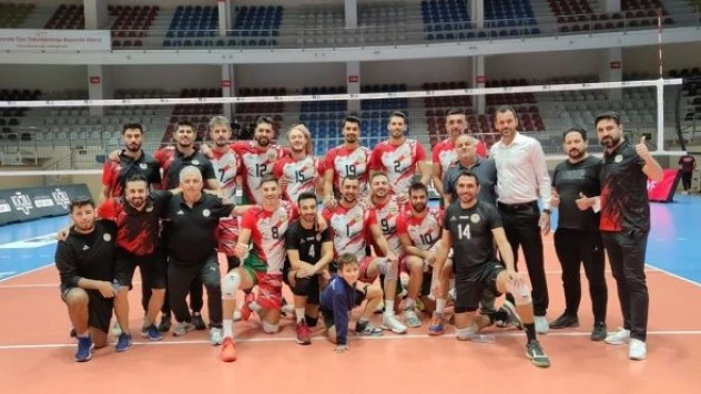 Cizre Belediyesi voleybol takımı çeyrek finalde