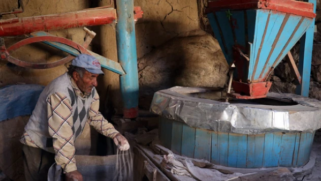 Diyadin'in son su değirmeni zamana direniyor