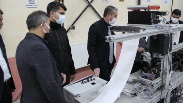 Kökrek, meslek lisesi öğrencilerinin çalışmalarını inceledi