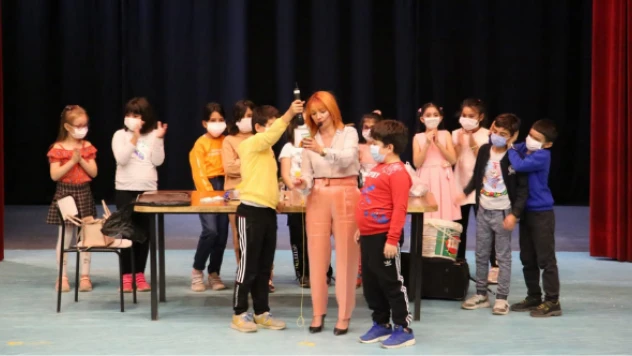 Mucit abla ile 'Neşeli Deneyler' yaptılar