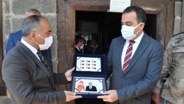 PTT pulları Kars Antlaşması anısına sergilendi