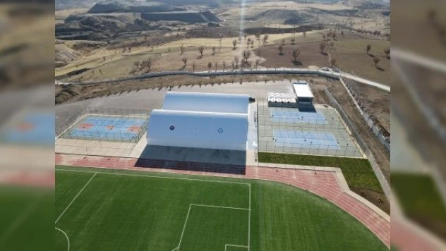 Şırnak'ta modern tesislerle gençler spora yöneldi