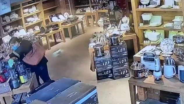 Böyle hırsızlık görülmedi! Pişkinliği pes dedirtti