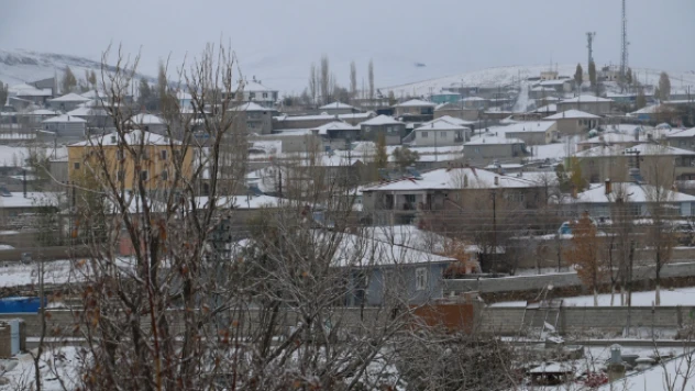 Diyadin güne bembeyaz uyandı