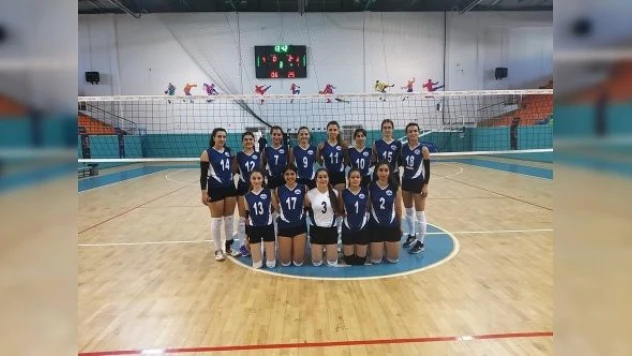 Elazığ Belediyesi EBUAŞ Elazığ Voleybol: 3 - Yeni Mardin: 0