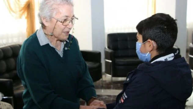 En yaşlı öğretmenlere anlamlı ziyaret