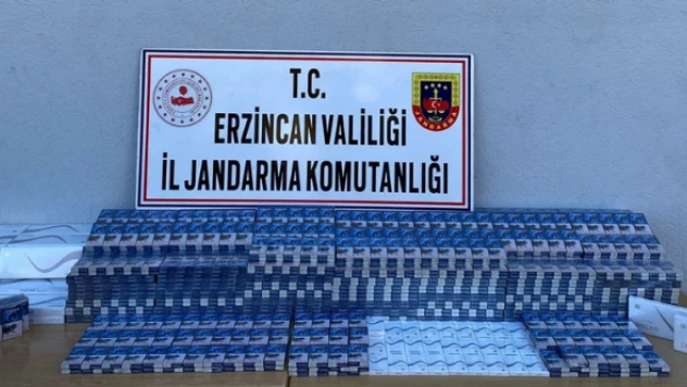 Erzincan'da durdurulan TIR'dan binlerce kaçak sigara çıktı