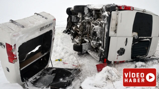 Kars'ta feci kaza: 18 yaralı