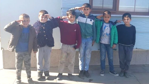 Kaymakam Balcı ilçenin çocuklarını evinde ağırladı