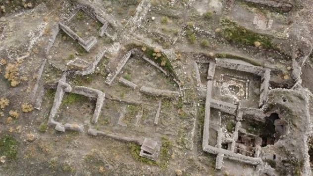 Kemah Kalesi'ndeki tarihi cami ayağa kaldırılıyor