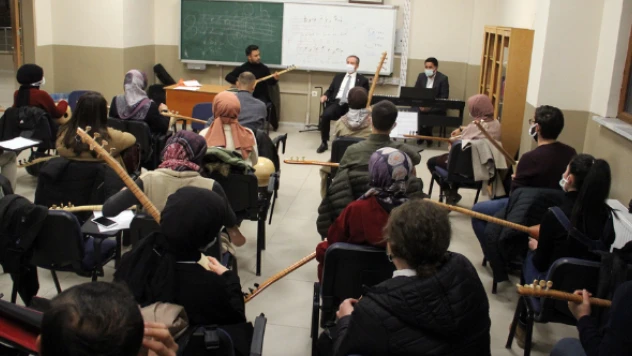 Kökrek'ten öğretmenlerin öğrenci olduğu kursa ziyaret