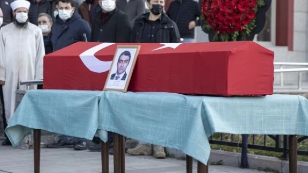 Kovid-19'a yenik düşen Mahkeme Başkanı'na hüzünlü veda