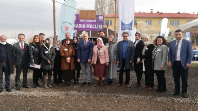 Öğretmenler gününü at üstünde kutladılar