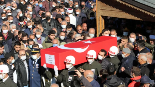 Sınıf arkadaşları iki hafta arayla şehit oldu