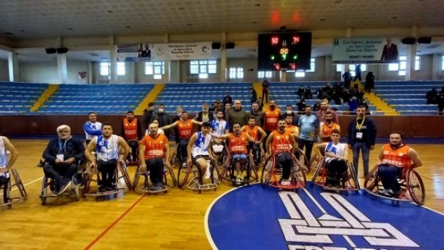 Skor bahane dostluk şahane